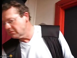 She feels the pussy with his fingers