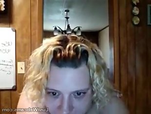 Blonde bbw gets naked